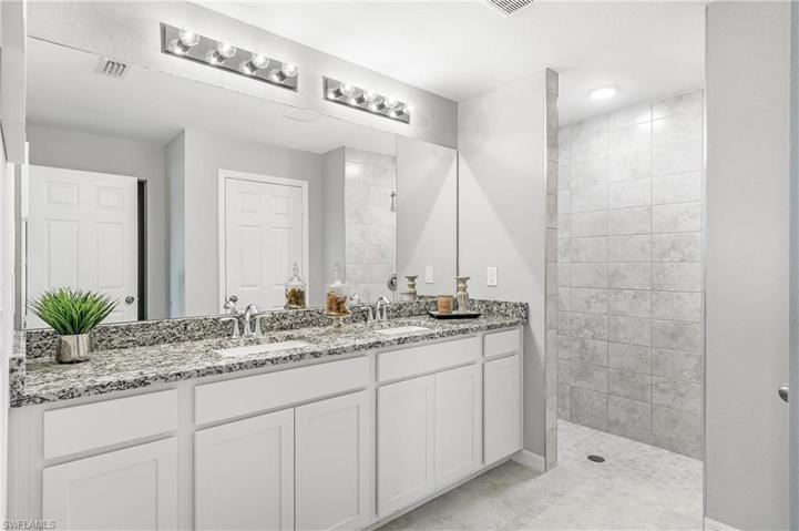 2705 NE 4th AVE, CAPE CORAL FL 33909