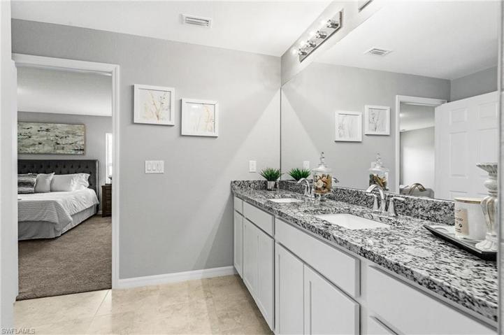 2705 NE 4th AVE, CAPE CORAL FL 33909