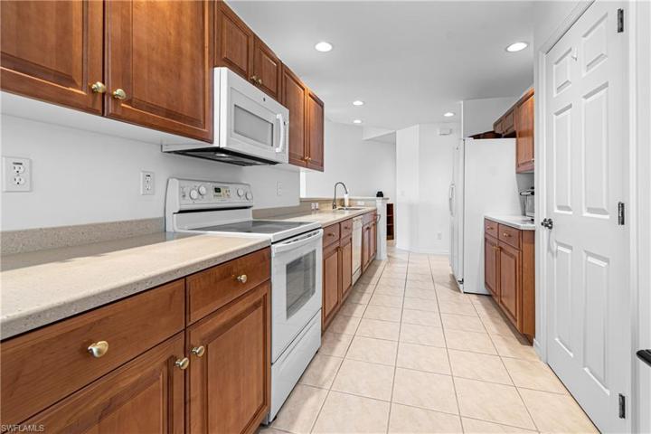 4204 Liron AVE # 101, FORT MYERS FL 33916