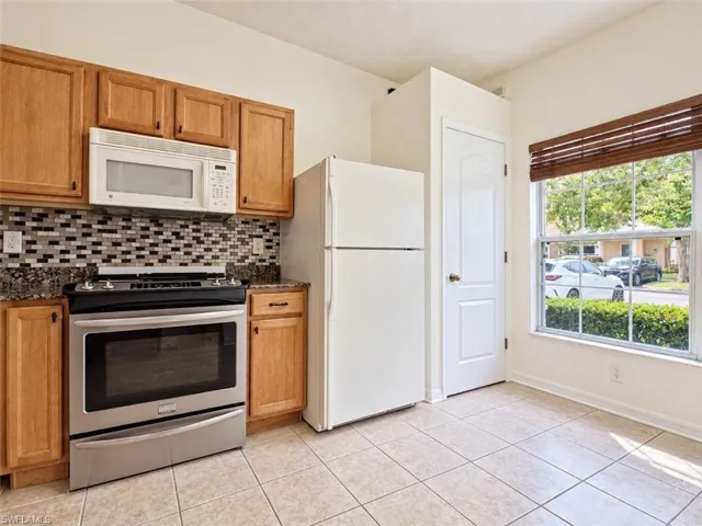 30324 Elderwood Dr, Wesley Chapel, Florida 33543