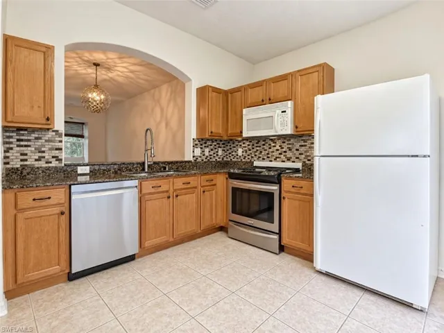 30324 Elderwood Dr, Wesley Chapel, Florida 33543
