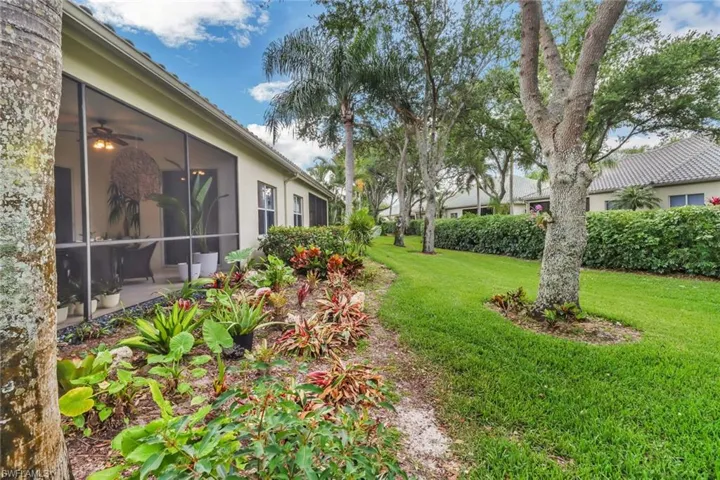 849  Vistana  CIR, Naples, FL 34119