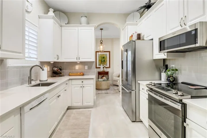 849  Vistana  CIR, Naples, FL 34119