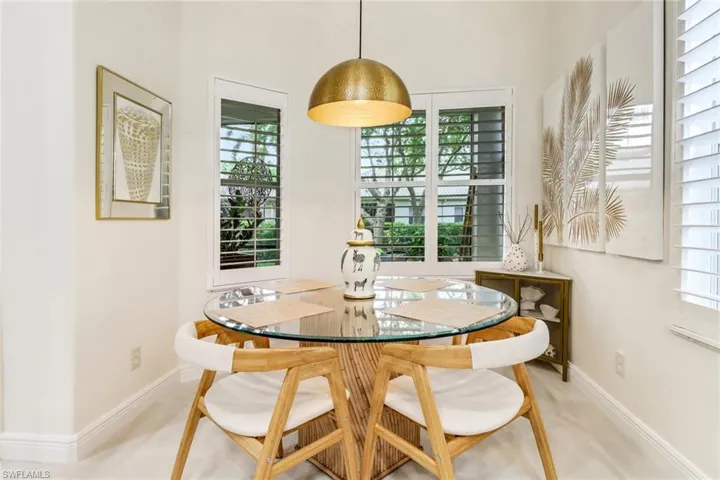 849  Vistana  CIR, Naples, FL 34119