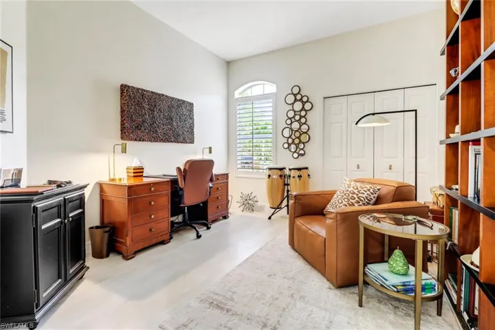 849  Vistana  CIR, Naples, FL 34119