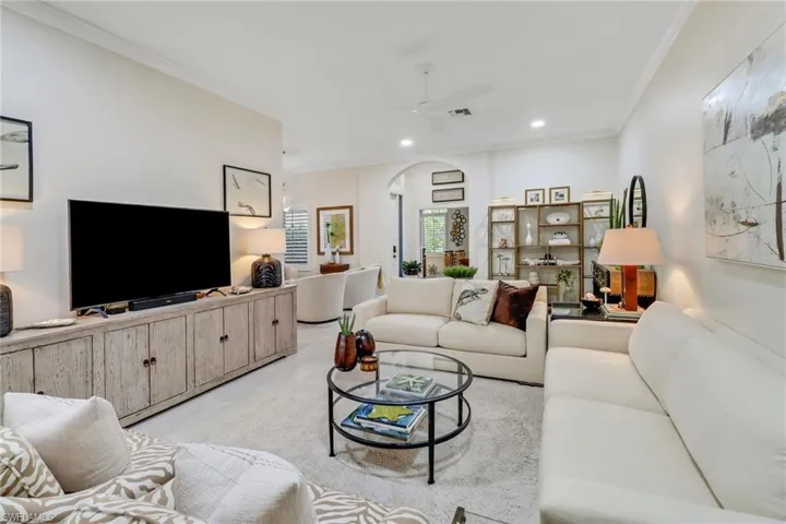 849  Vistana  CIR, Naples, FL 34119