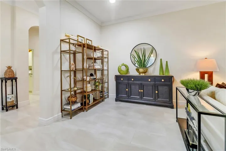 849  Vistana  CIR, Naples, FL 34119