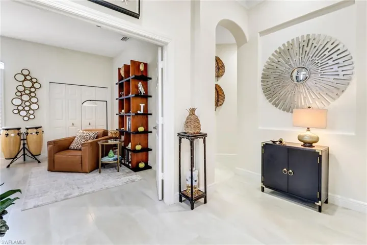 849  Vistana  CIR, Naples, FL 34119