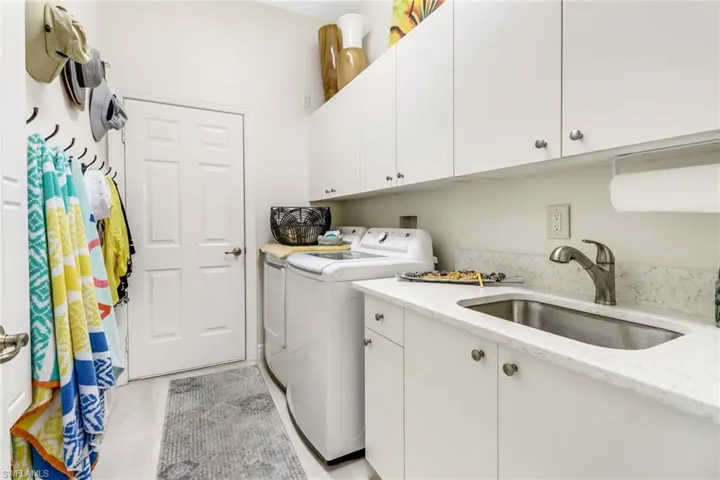 849  Vistana  CIR, Naples, FL 34119