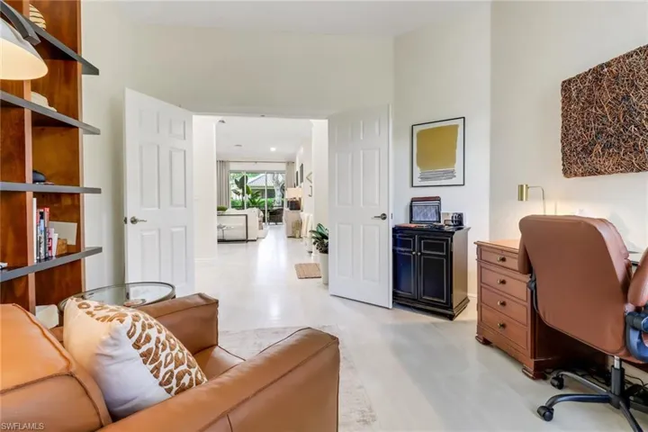 849  Vistana  CIR, Naples, FL 34119