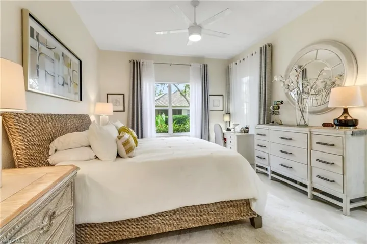 849  Vistana  CIR, Naples, FL 34119
