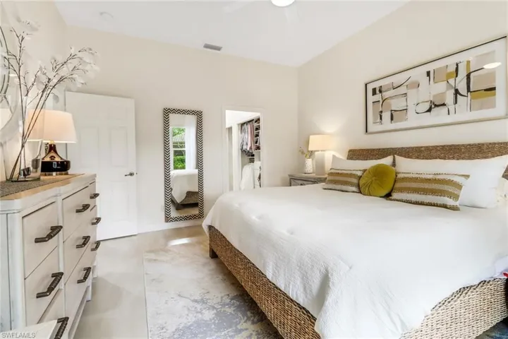 849  Vistana  CIR, Naples, FL 34119