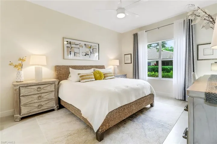 849  Vistana  CIR, Naples, FL 34119
