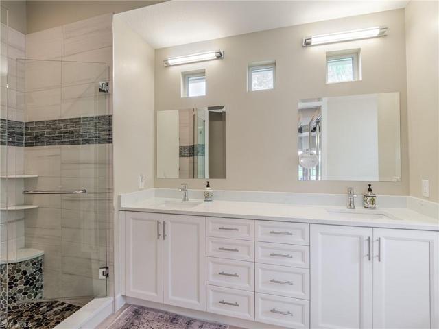 MASTER BATHROOMNEWLY REMODELED IN 2021
