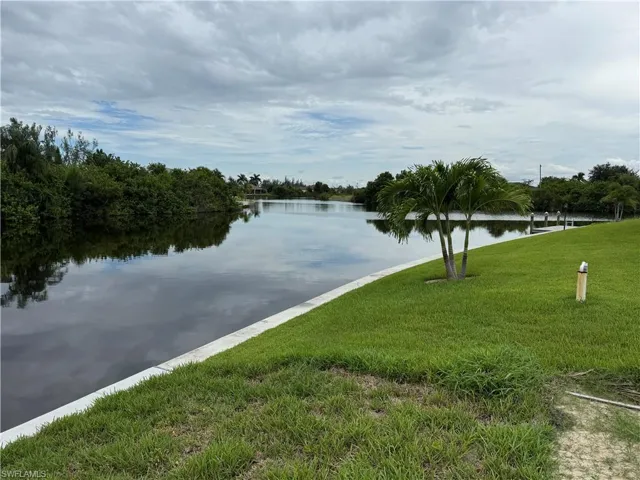 2907 Nw 9th St, Cape Coral, Florida 33993