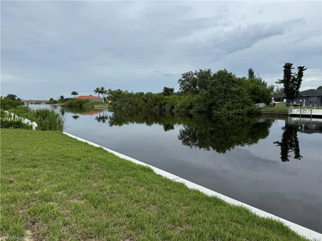 2907 Nw 9th St, Cape Coral, Florida 33993