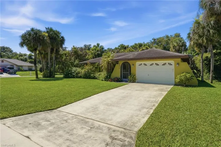 2604 E 6th St, Lehigh Acres, Florida 33936