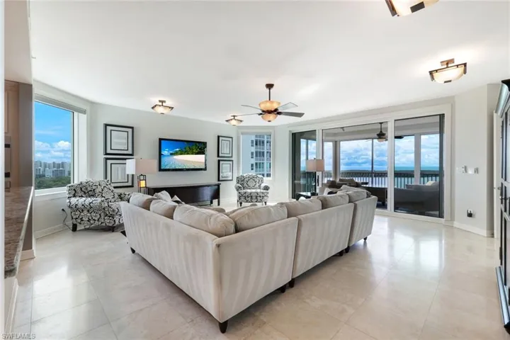 Windows, Light & Views Galore in End Unit