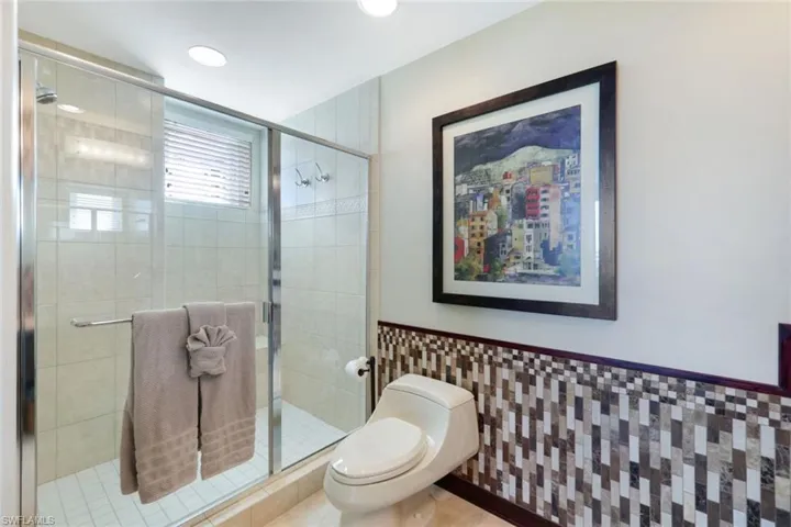En-Suite Guest Bathroom
