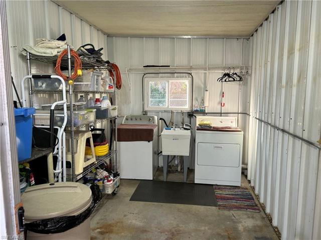 Utility Shed w/Washer, Dryer, Sink