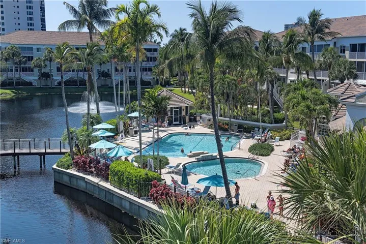7638  Pebble Creek  CIR, Naples, FL 34108