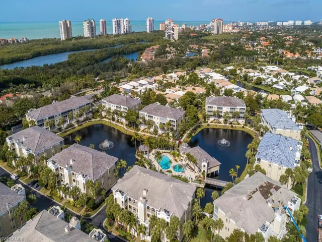 7638  Pebble Creek  CIR, Naples, FL 34108