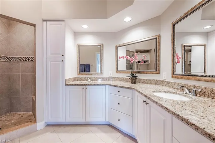 7638  Pebble Creek  CIR, Naples, FL 34108