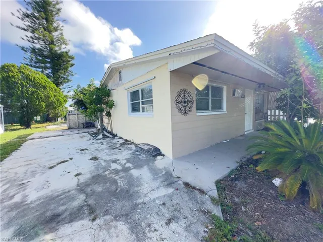1119 Vineyard Pl, Lehigh Acres, Florida 33936