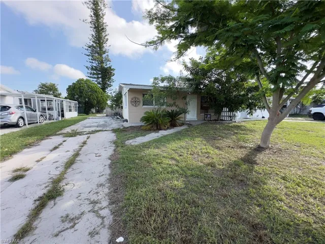 1119 Vineyard Pl, Lehigh Acres, Florida 33936