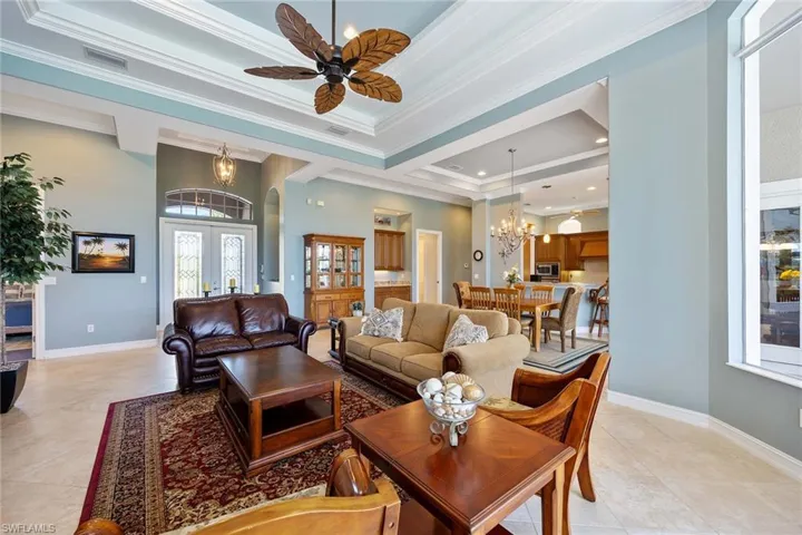 8902 Shenendoah Cir, Naples, Florida 34113