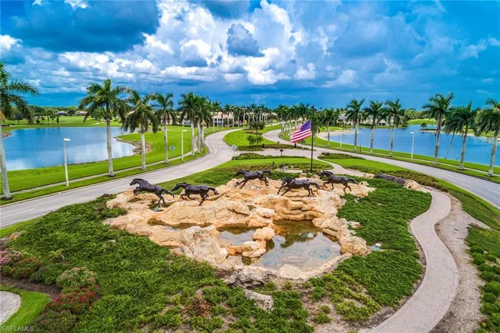 8902 Shenendoah Cir, Naples, Florida 34113