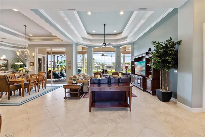 8902 Shenendoah Cir, Naples, Florida 34113