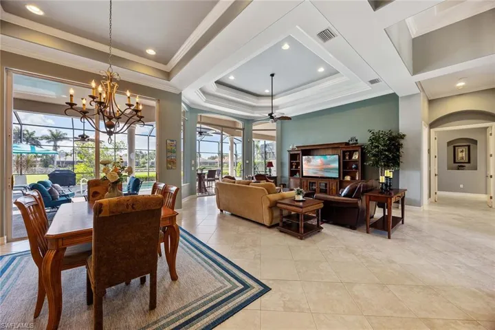 8902 Shenendoah Cir, Naples, Florida 34113