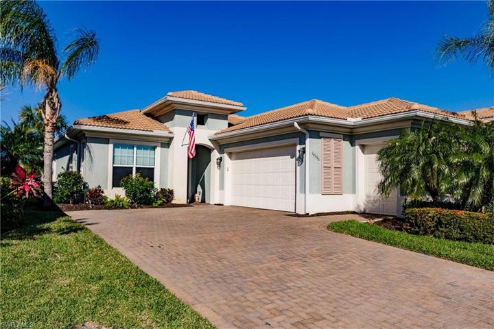 LONG & LARGE PAVERED DRIVEWAY & ENTRYWAY. PERFECT FOR YOUR RV & FOR YOUR COMPANY TO PARK. NOTE: THE HOME IS EQUIPPED WITH A WHOLE HOME WATER FILTRATION SYSTEM.