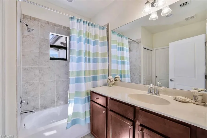 2ND FLOOR FULL BATH