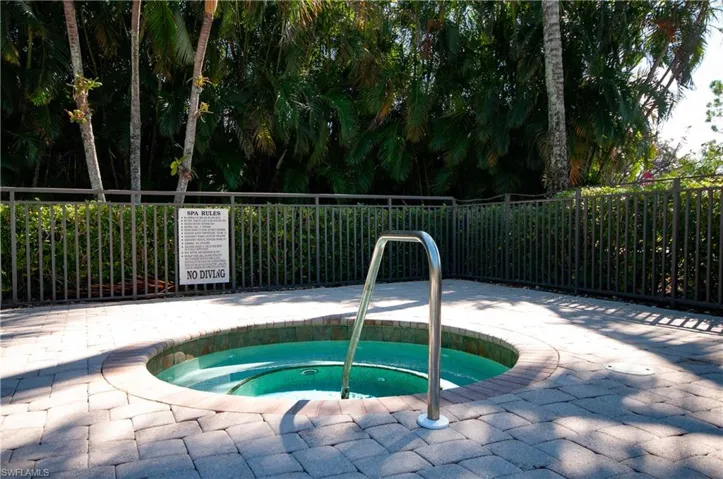 Community Pool, Spa, and BBQ