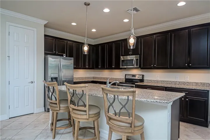 Kitchen & pantry