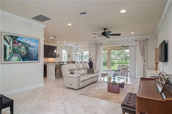 Living area & kitchen