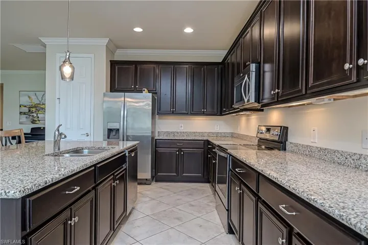 Kitchen & pantry