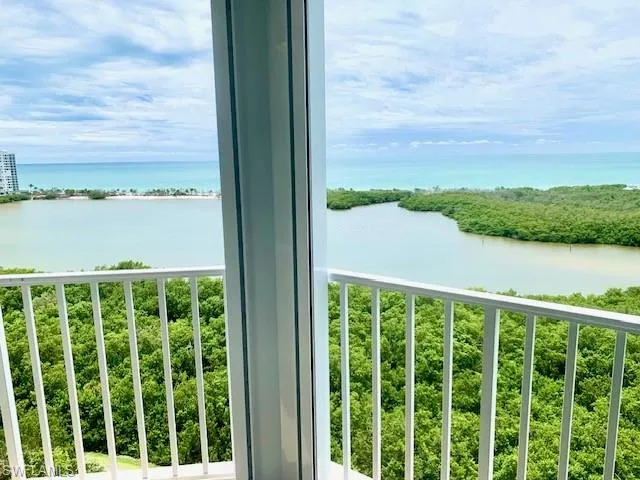5550 Heron Point Dr 1505, Naples, Florida 34108