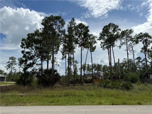 906 E 13th St, Lehigh Acres, Florida 33972