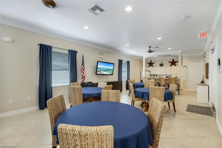 Community Dining w/ kitchen