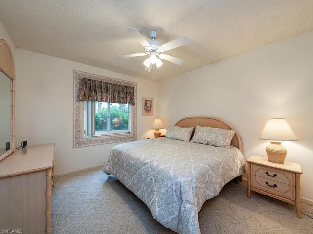 5980  Amherst  DR, Naples, FL 34112
