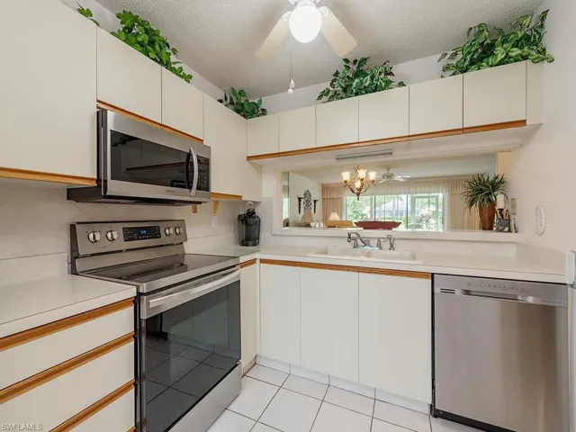 5980  Amherst  DR, Naples, FL 34112