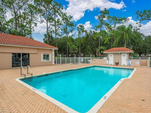 5980  Amherst  DR, Naples, FL 34112