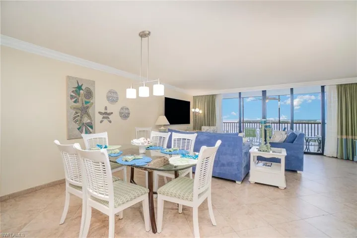 Living dining area