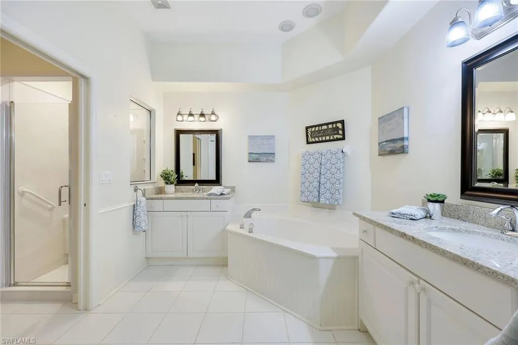 12691 Fox Ridge DR, Bonita Springs, FL 34135,225025647