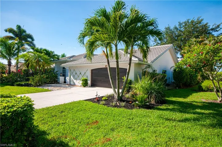 559 Henley Dr, Naples, Florida 34104