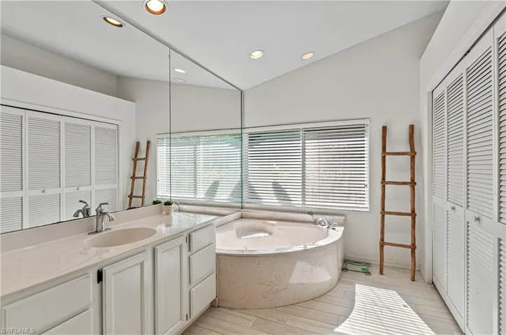 559 Henley Dr, Naples, Florida 34104