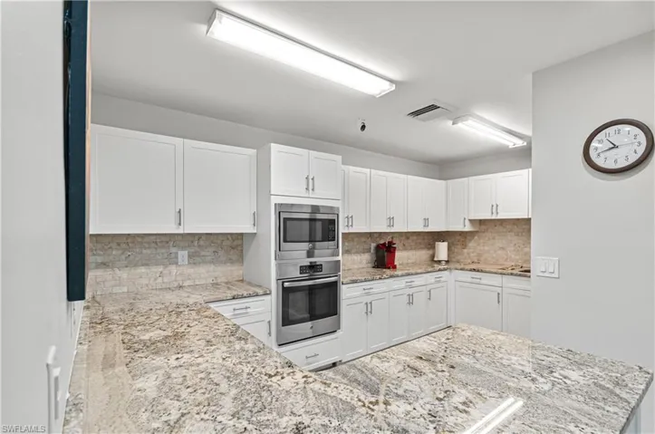 559 Henley Dr, Naples, Florida 34104